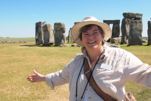 Muddy Archaeologist Gillian Hovell Stonehenge enh